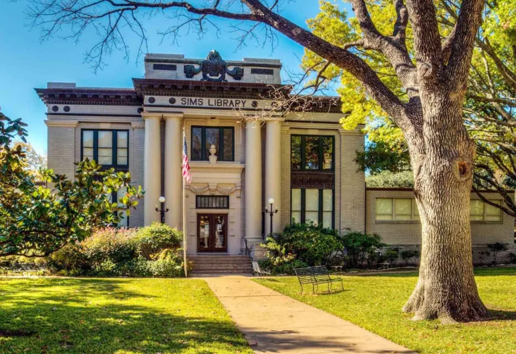 Thumbnail Image of Nicholas P. Sims Library in Estates of Hidden Creek